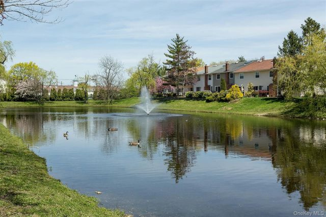 104 W Woodlake Drive, Woodbury, NY 11797