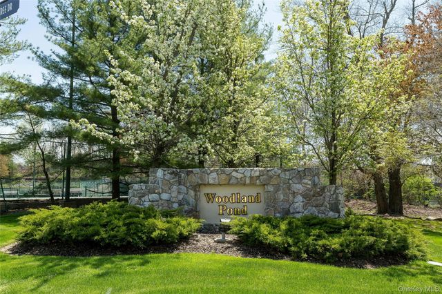 104 W Woodlake Drive, Woodbury, NY 11797
