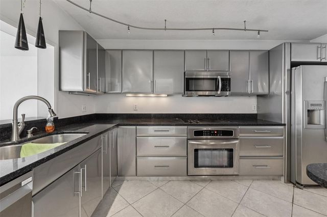 7300 SUN ISLAND DRIVE S 1602, South Pasadena, FL 33707