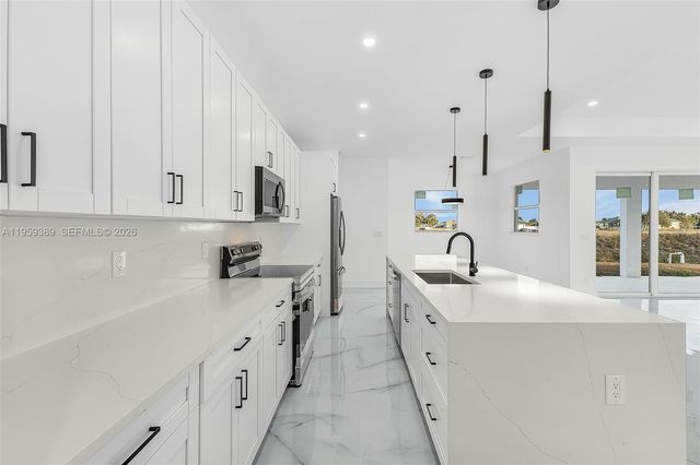 1523 NE 19 Ave, Cape Coral, FL 33909