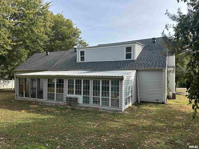 1307 CHARLES Street, Carterville, IL 62918