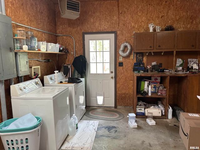 1307 CHARLES Street, Carterville, IL 62918