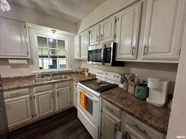 1307 CHARLES Street, Carterville, IL 62918