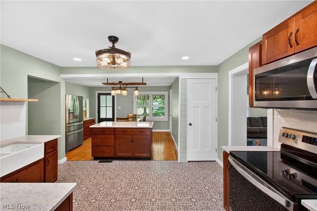 2480 Deerford Avenue SW, Massillon, OH 44647