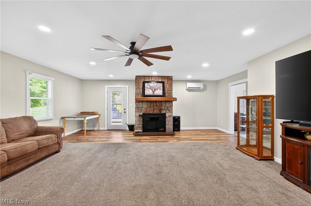 2480 Deerford Avenue SW, Massillon, OH 44647