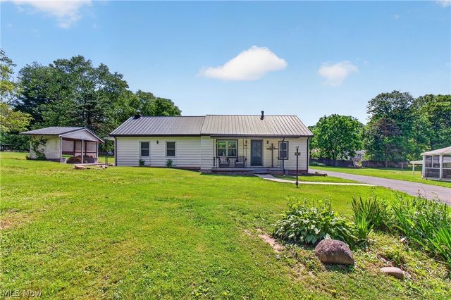 2480 Deerford Avenue SW, Massillon, OH 44647