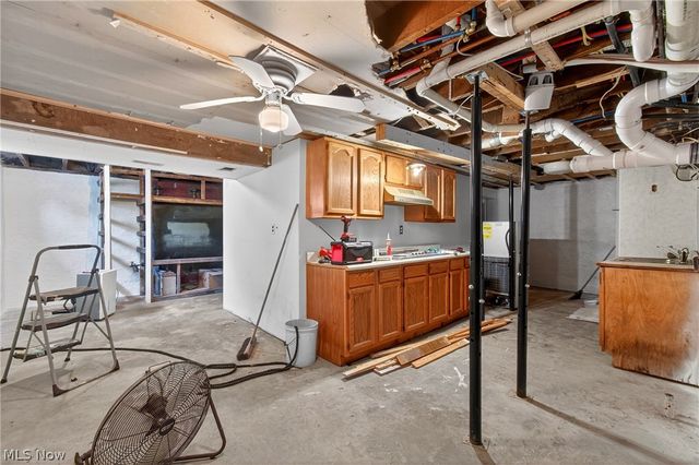 2480 Deerford Avenue SW, Massillon, OH 44647