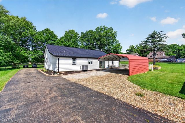 2480 Deerford Avenue SW, Massillon, OH 44647