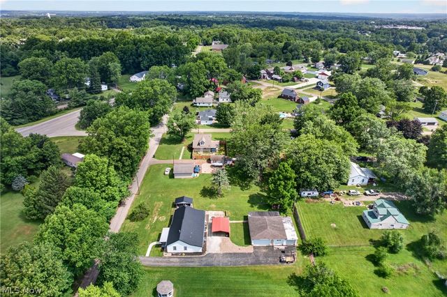 2480 Deerford Avenue SW, Massillon, OH 44647