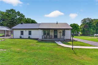 2480 Deerford Avenue SW, Massillon, OH 44647