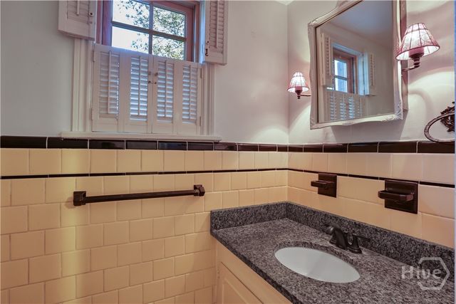 23 E 65th Street, Savannah, GA 31405