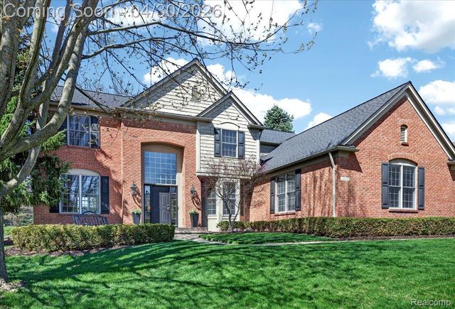 1113 Miners Run Road, Rochester, MI 48306