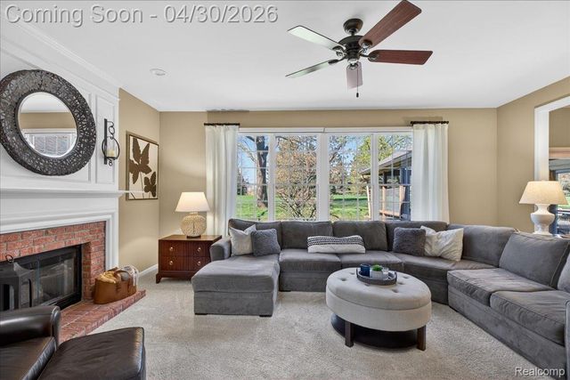 1113 Miners Run Road, Rochester, MI 48306