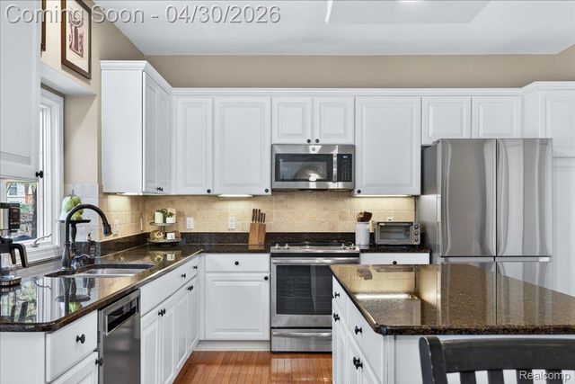 1113 Miners Run Road, Rochester, MI 48306