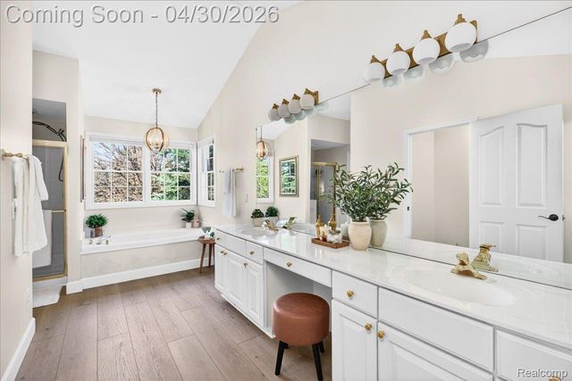 1113 Miners Run Road, Rochester, MI 48306