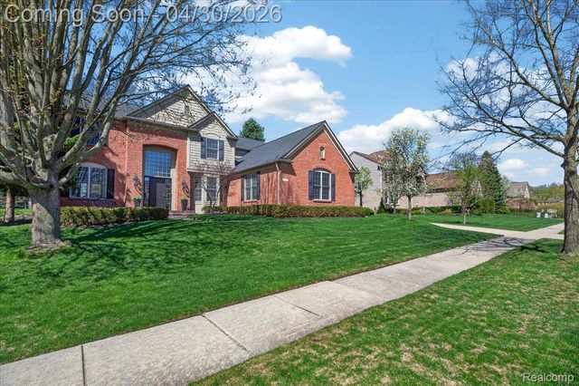 1113 Miners Run Road, Rochester, MI 48306
