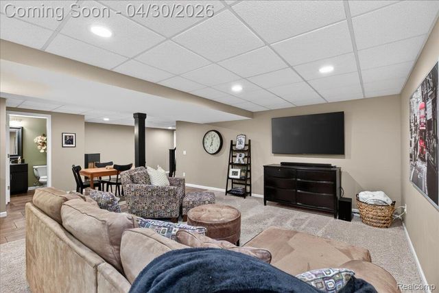 1113 Miners Run Road, Rochester, MI 48306