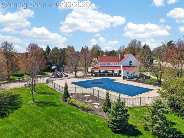 1113 Miners Run Road, Rochester, MI 48306
