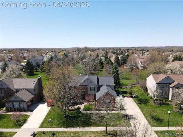 1113 Miners Run Road, Rochester, MI 48306