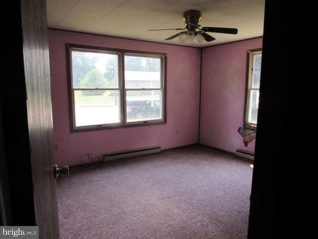 22 W GRANDVIEW AVE, Mercersburg, PA 17236