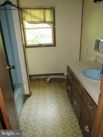 22 W GRANDVIEW AVE, Mercersburg, PA 17236