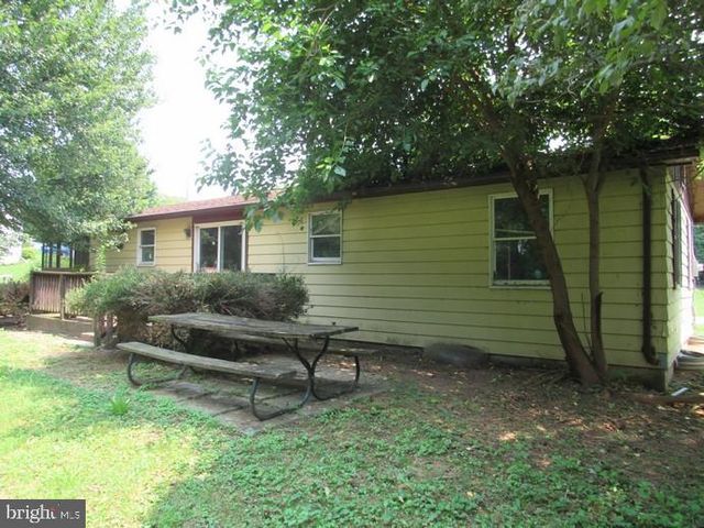 22 W GRANDVIEW AVE, Mercersburg, PA 17236