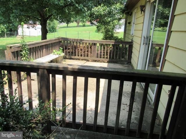 22 W GRANDVIEW AVE, Mercersburg, PA 17236