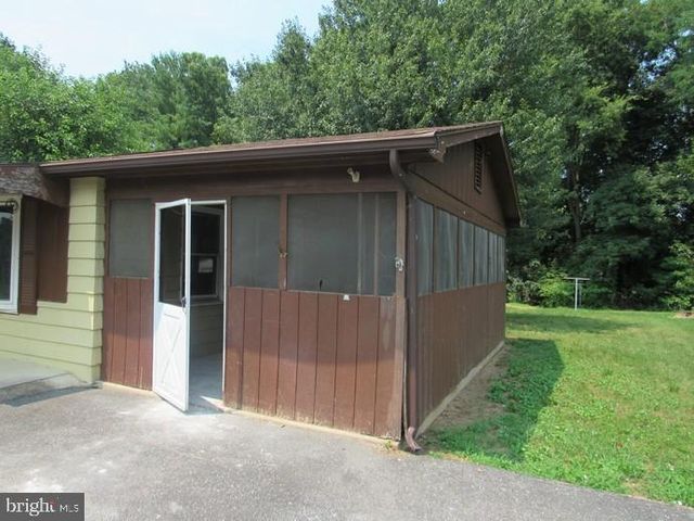 22 W GRANDVIEW AVE, Mercersburg, PA 17236