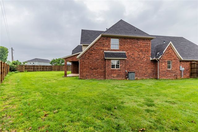 5216 Sloan Circle, Rogers, AR 72758