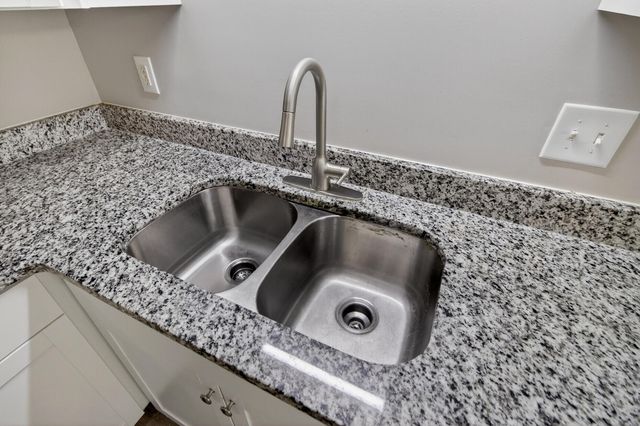 2011 Coldspring Drive Unit 1001, North Charleston, SC 29406
