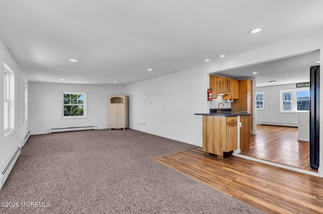 27 Robert Drive, Manahawkin, NJ 08050