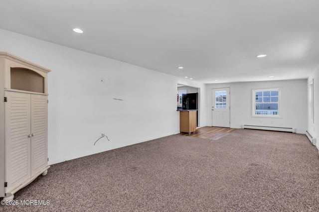 27 Robert Drive, Manahawkin, NJ 08050