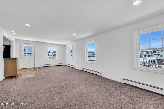 27 Robert Drive, Manahawkin, NJ 08050