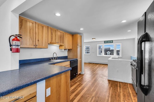 27 Robert Drive, Manahawkin, NJ 08050