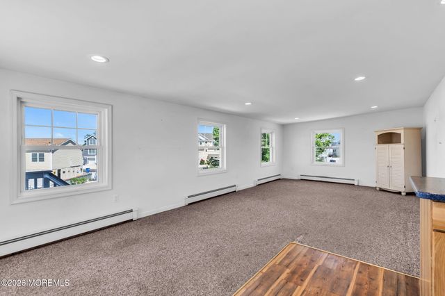 27 Robert Drive, Manahawkin, NJ 08050
