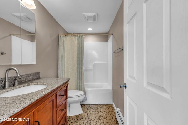 27 Robert Drive, Manahawkin, NJ 08050