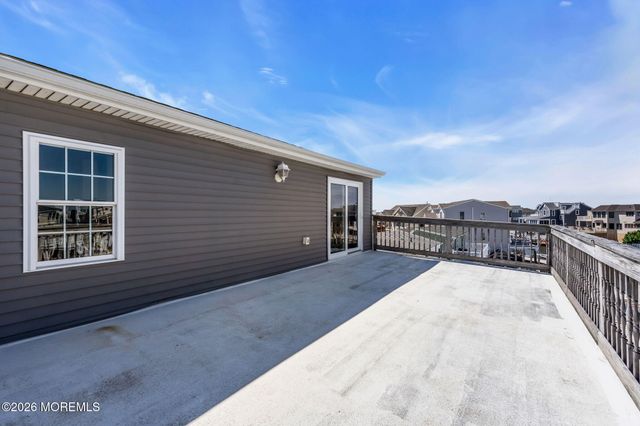 27 Robert Drive, Manahawkin, NJ 08050