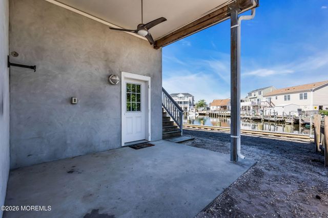27 Robert Drive, Manahawkin, NJ 08050