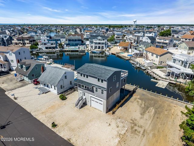 27 Robert Drive, Manahawkin, NJ 08050
