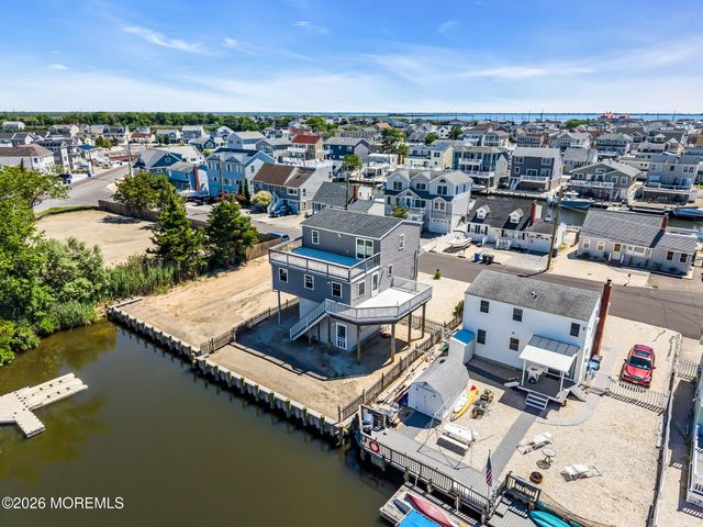 27 Robert Drive, Manahawkin, NJ 08050