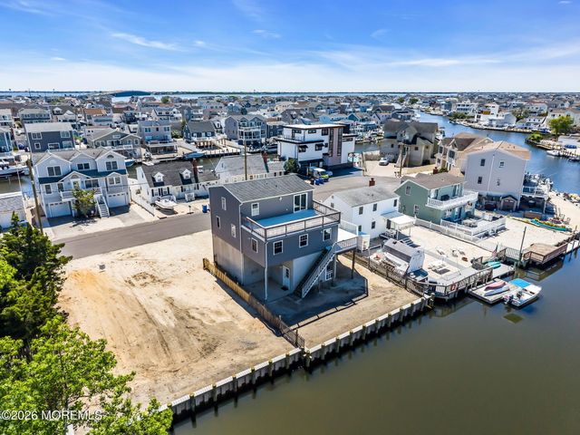 27 Robert Drive, Manahawkin, NJ 08050