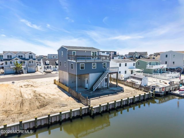 27 Robert Drive, Manahawkin, NJ 08050