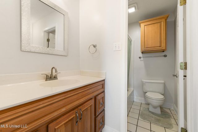 6920 Pinehurst Drive, Ocean Springs, MS 39564