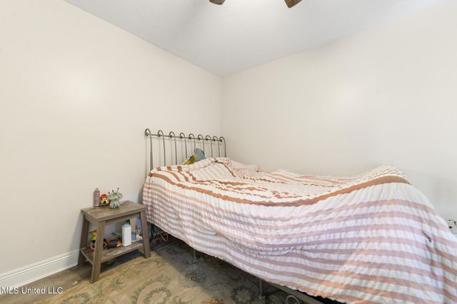 6920 Pinehurst Drive, Ocean Springs, MS 39564