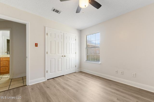 6920 Pinehurst Drive, Ocean Springs, MS 39564