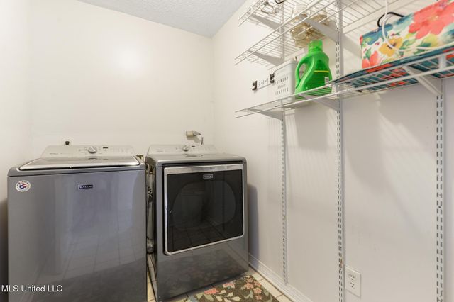 6920 Pinehurst Drive, Ocean Springs, MS 39564