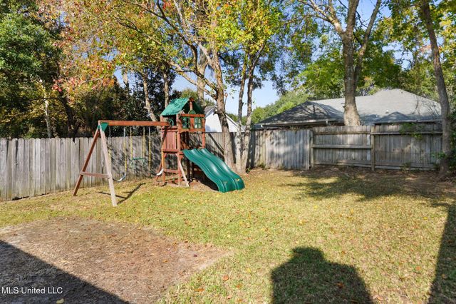 6920 Pinehurst Drive, Ocean Springs, MS 39564