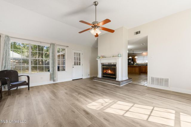 6920 Pinehurst Drive, Ocean Springs, MS 39564