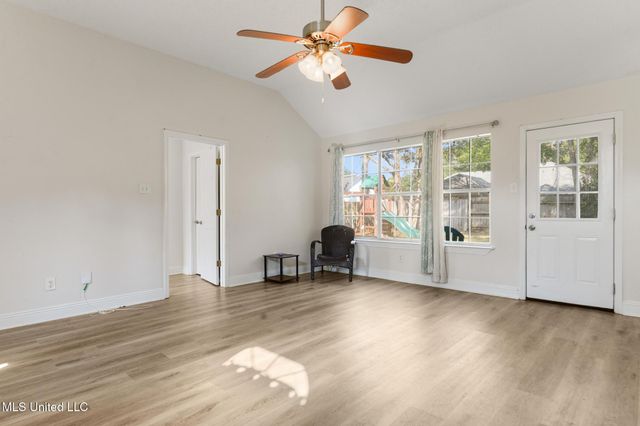 6920 Pinehurst Drive, Ocean Springs, MS 39564