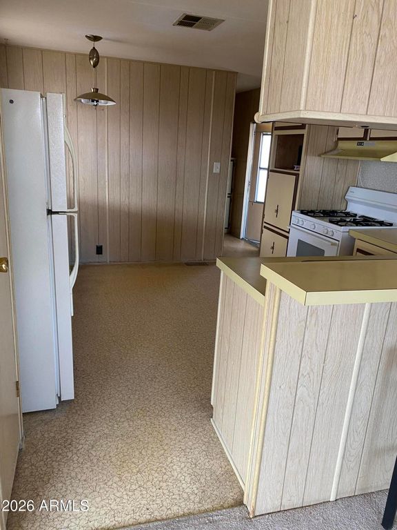 Image 4 of property listing at 1855 W WICKENBURG Way 118, Wickenburg, AZ 85390